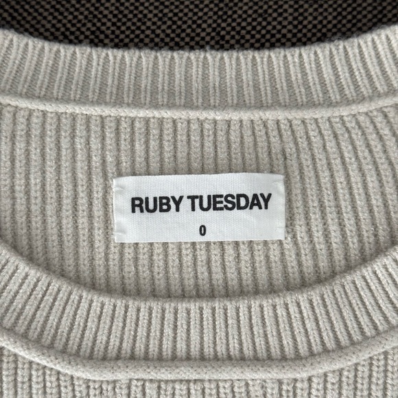 Ruby Tuesday - Picture 2 of 8